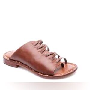 Bernardo Tori Sandal Brown Leather. Rare find. Size 8